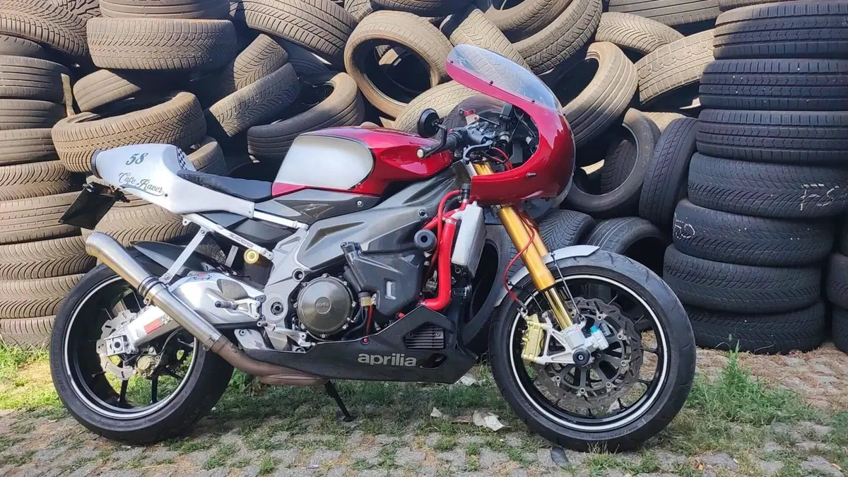 Aprilia Tuono 1000 R (2006 - 10)  (4)
