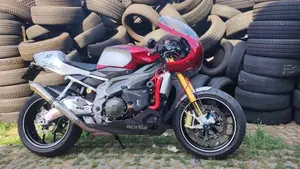 Aprilia Tuono 1000 R (2006 - 10)  (4)