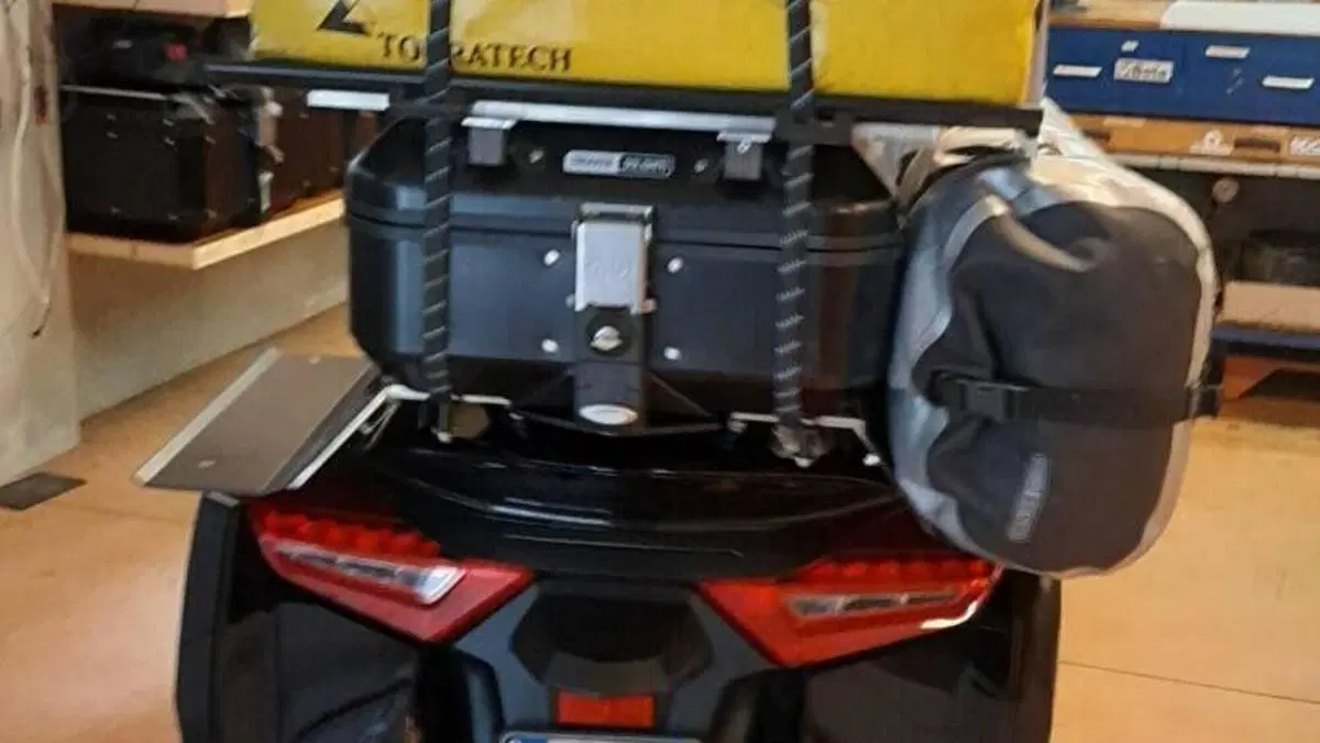 Honda GL 1800 Gold Wing DCT (2020)  (2)