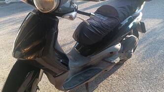 Piaggio Beverly 300 i.e. (2010 - 16)