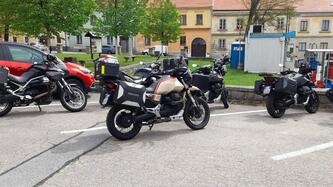 Moto Guzzi V85 TT Travel (2021 - 23) usata