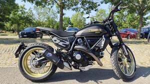 Ducati Scrambler 800 Full Throttle (2025) 