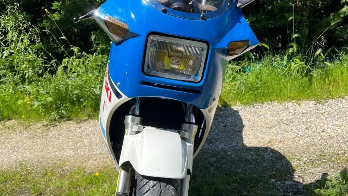 Suzuki   (9)
