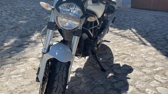 Ducati Monster 696 Plus (2007 - 14) usata