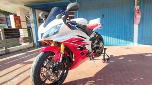 Yamaha YZF R6 (2006 - 07) 