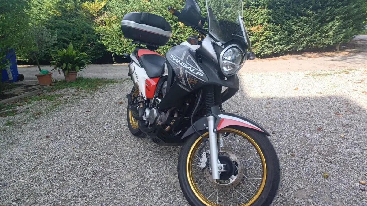 Honda Transalp XL 700 V (2007 - 2013)  (2)