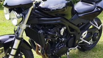 Triumph Speed Triple 955 (2002 - 04)