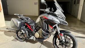 Ducati Multistrada V4 S Grand Tour (2024) 