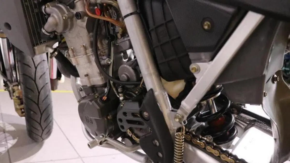 Husqvarna SM 510 R (2005)  (5)