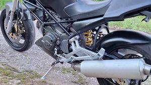 Ducati Monster 750 Dark (1999 - 02) 
