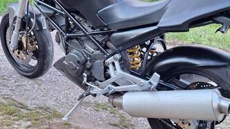 Ducati Monster 750 Dark (1999 - 02) usata