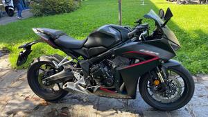 Honda CBR 650 R E-Clutch (2024 - 25) 