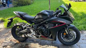 Honda CBR 650 R E-Clutch (2024 - 25) usata