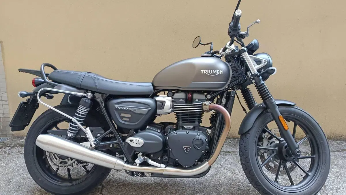 Triumph Street Twin 900 (2021 - 22)  (5)