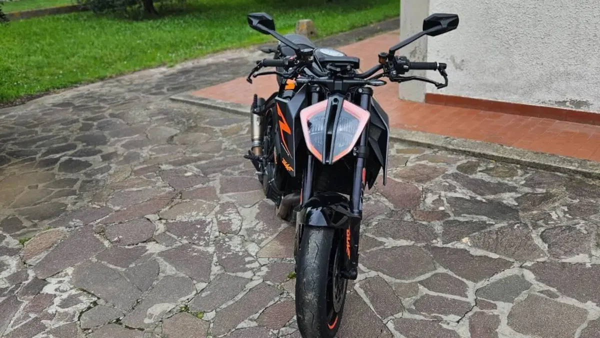 KTM 1290 Super Duke R (2019)  (2)