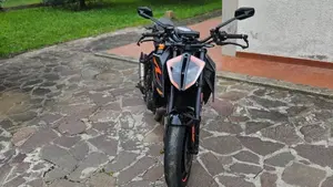 KTM 1290 Super Duke R (2019)  (2)