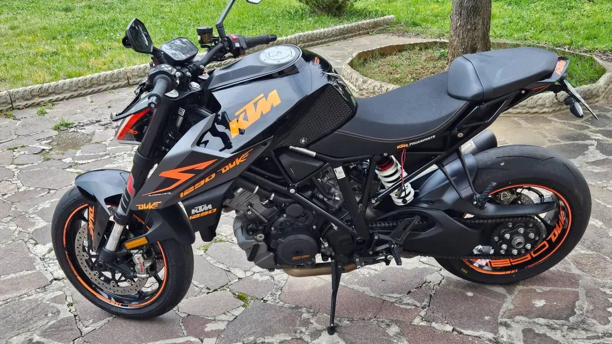 KTM 1290 Super Duke R (2019)  (4)