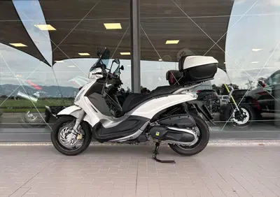 Piaggio Beverly 350 SportTouring ie ABS (2011 - 17) - Annuncio 9824969