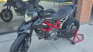Ducati Hypermotard 796 (2012) 