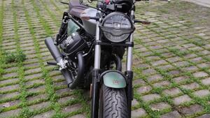 Moto Guzzi V9 Bobber Centenario (2021 - 22)