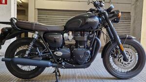 Triumph Bonneville T120 Black Stealth Edition (2024)
