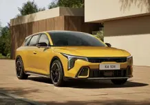 Kia K4 2026: spazio da SUV, tecnologia da elettrica e prezzo da 26.000 euro