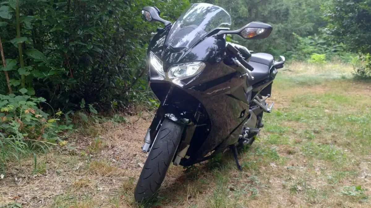 Honda VFR 800 F (2014 - 16)  (4)