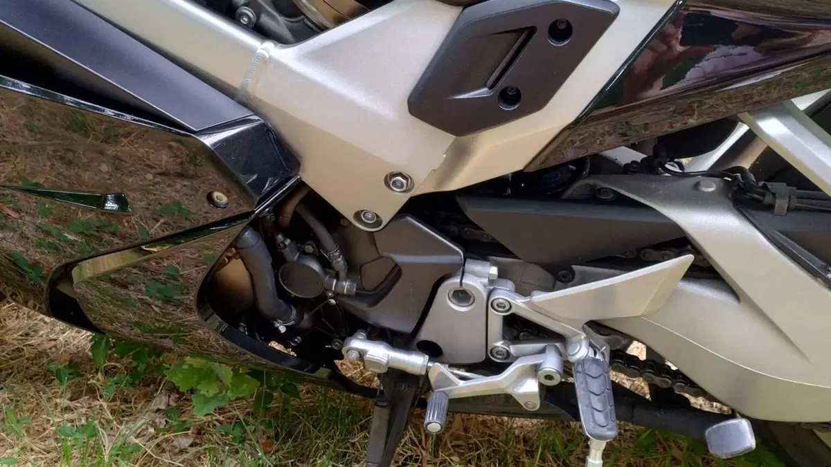 Honda VFR 800 F (2014 - 16)  (9)
