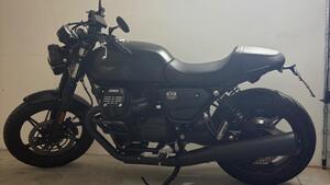 Moto Guzzi V7 Stone (2021 - 24)