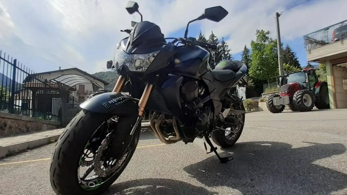 Kawasaki Z 750 R (2011 - 14)  (6)