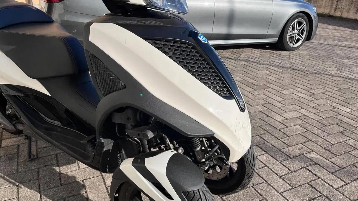 Piaggio Mp3 300 ie Yourban ERL/LT (2011 - 16)  (5)