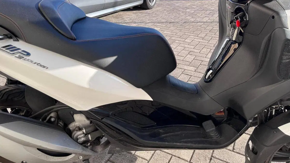 Piaggio Mp3 300 ie Yourban ERL/LT (2011 - 16)  (6)
