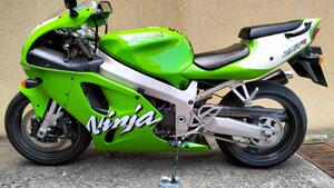 Kawasaki Ninja 750 ZX-7R (1996 - 00) 