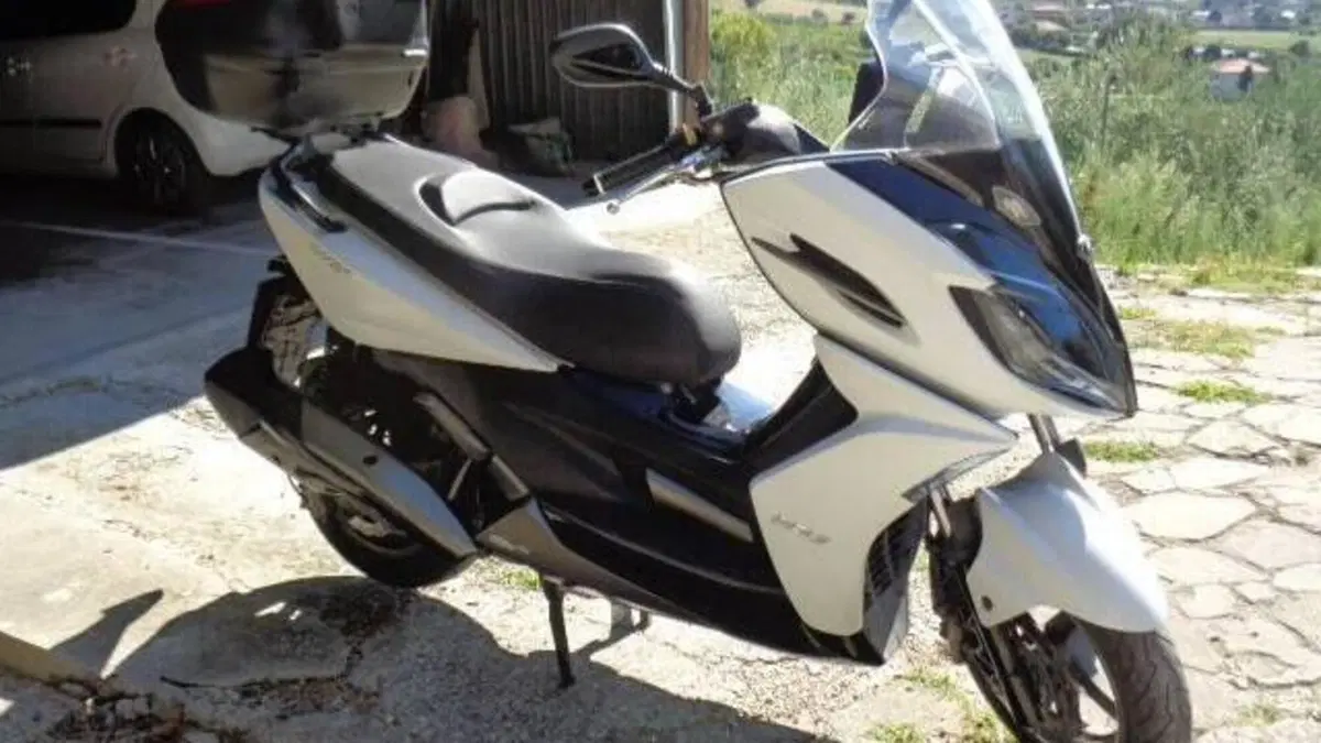 Kymco K-Xct 300i (2012 - 17)  (4)