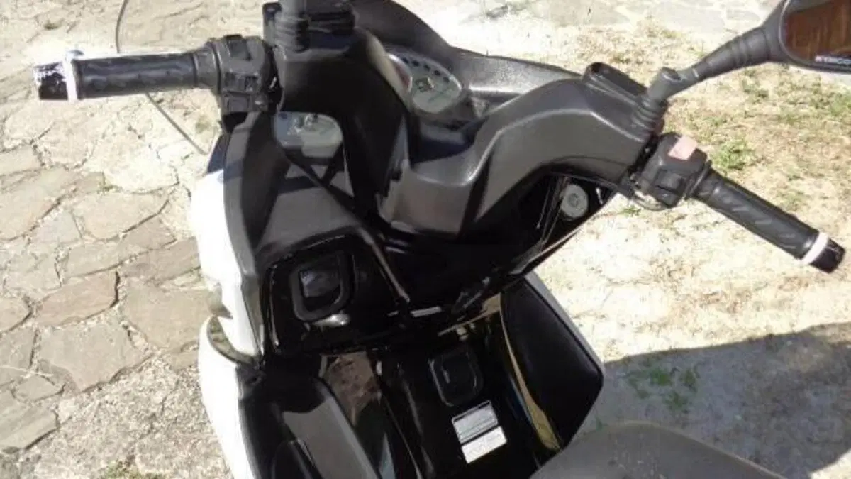 Kymco K-Xct 300i (2012 - 17)  (6)