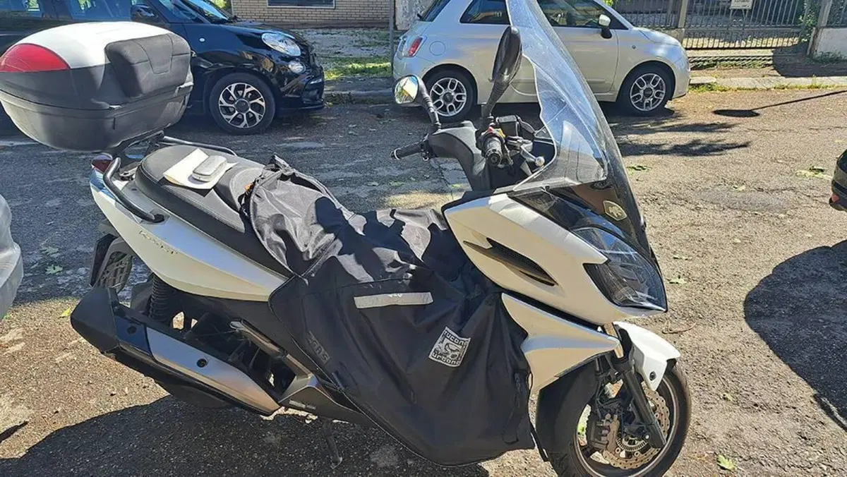 Kymco K-Xct 300i (2012 - 17)  (8)