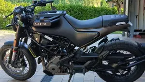 Husqvarna Svartpilen 401 (2021 - 23)  (2)