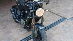 Husqvarna Svartpilen 401 (2021 - 23)  (3)