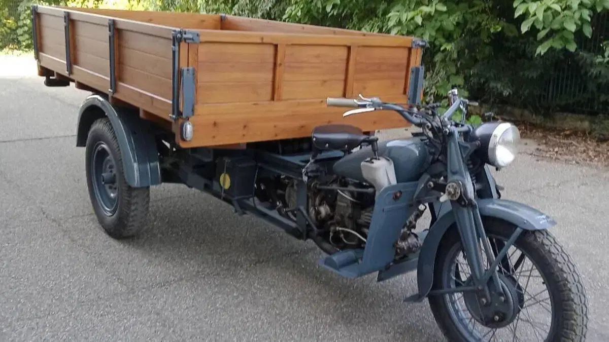 Moto Guzzi   (9)