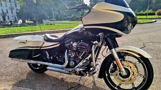 Harley-Davidson 1800 Road Glide Custom (2013) - FLTRXSE
