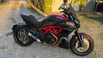 Ducati Diavel 1200 Carbon (2010 - 13)