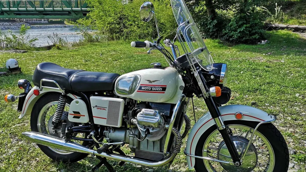 Moto Guzzi V7 Special (2025 - 26) 