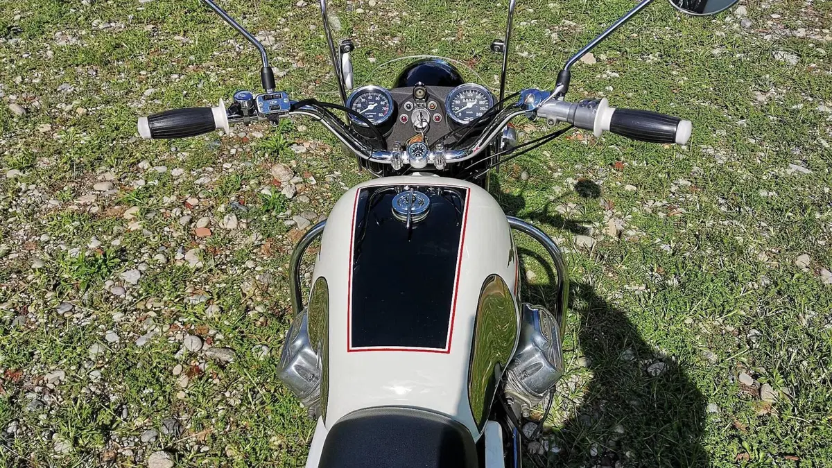 Moto Guzzi V7 Special (2025 - 26)  (3)