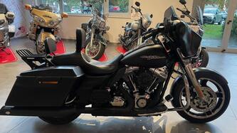 Harley-Davidson 1690 Street Glide (2011 - 13) - FLHX