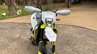 Husqvarna 701 Supermoto (2023 - 25) usata