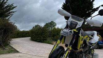 Husqvarna 701 Supermoto (2020) usata