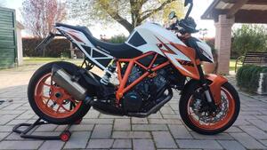 KTM 1290 Super Duke R SE ABS (2016) 
