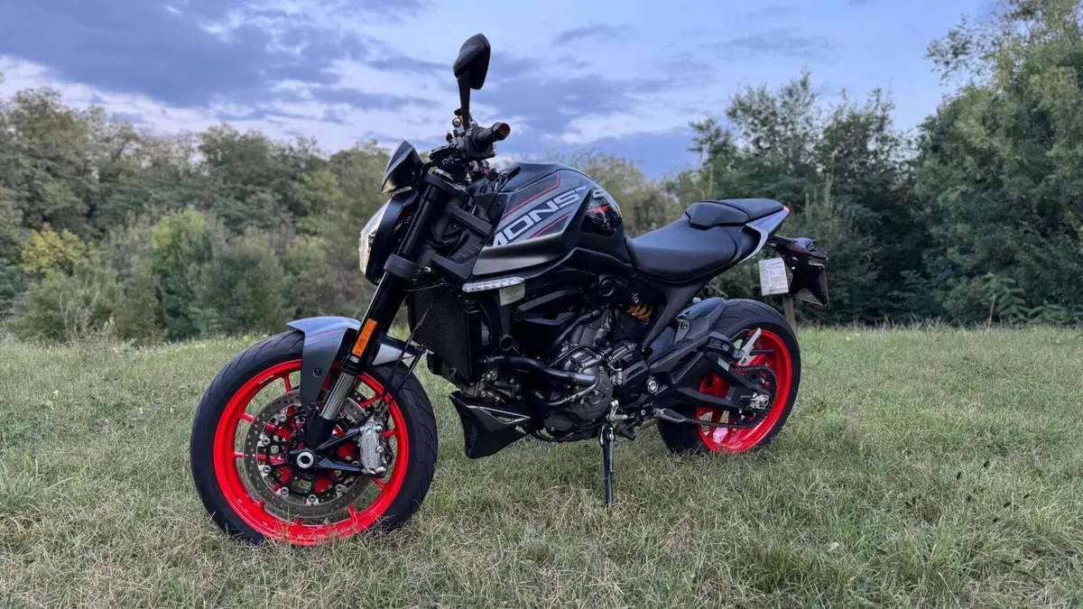 Ducati Monster 937 + (2021 - 25)  (4)