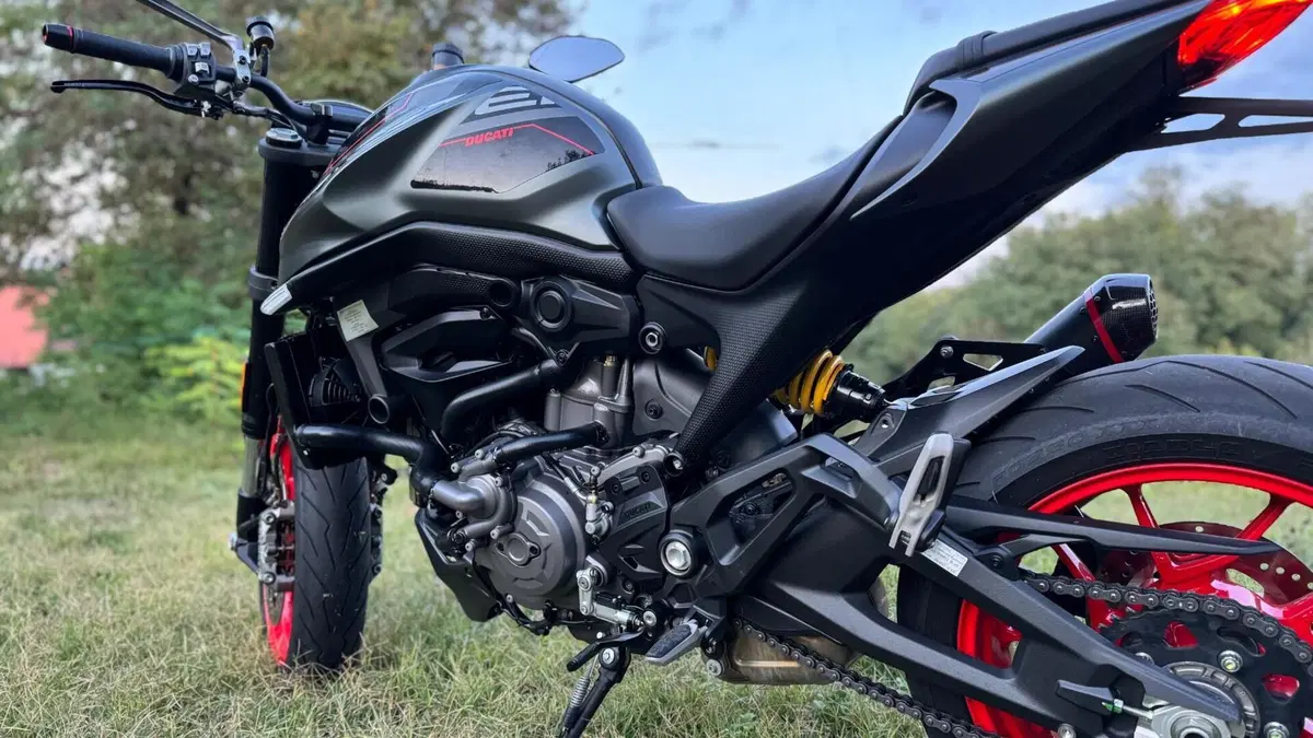 Ducati Monster 937 + (2021 - 25)  (6)