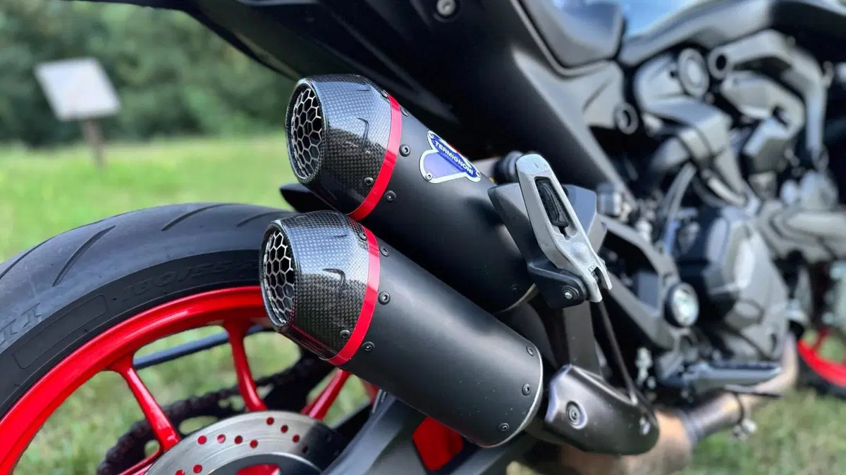 Ducati Monster 937 + (2021 - 25)  (3)